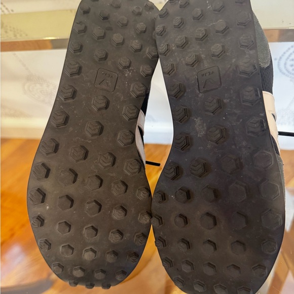 Veja Black and White Women's Sneakers - Picture 4 of 4